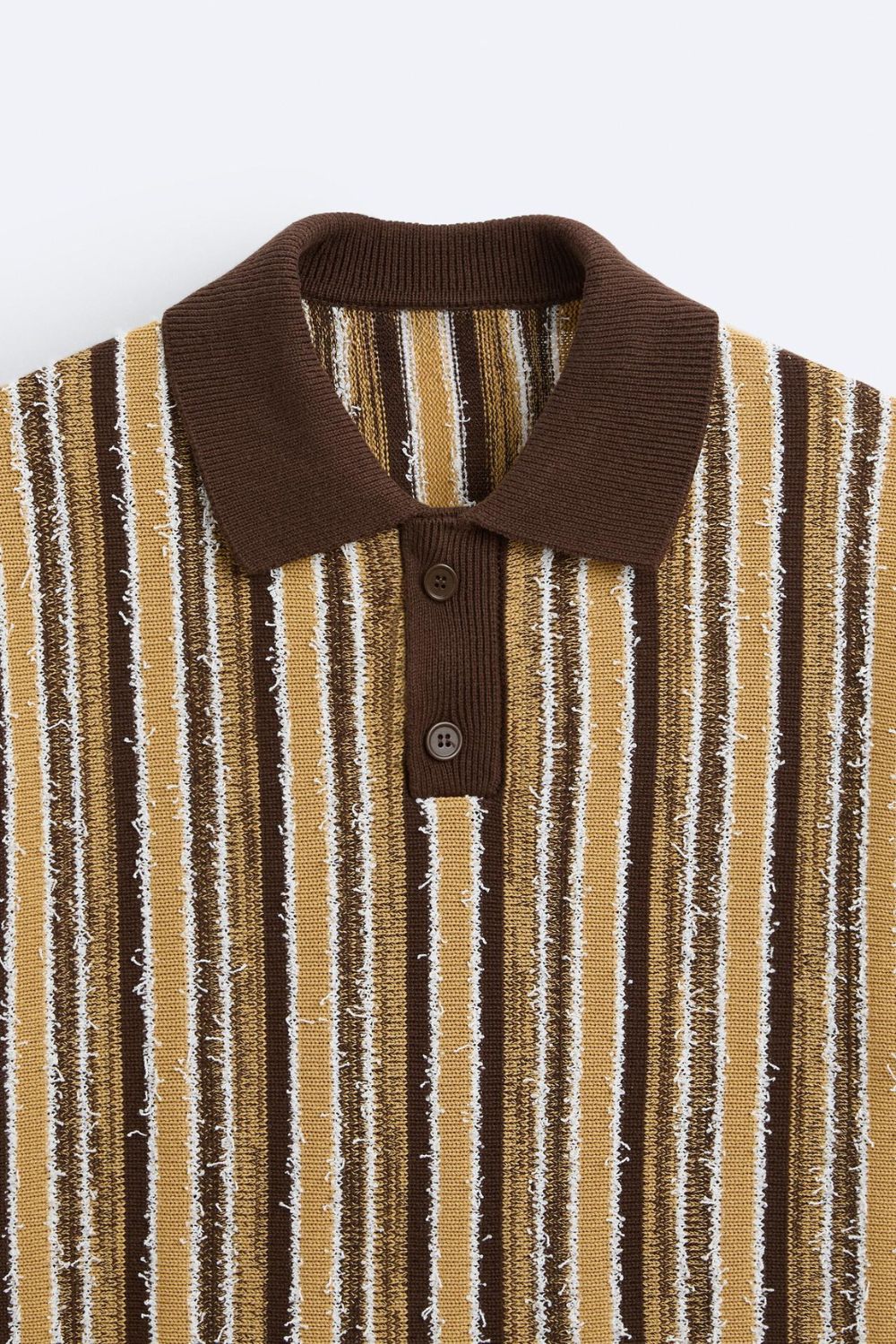 Oud geld getextureerd zwaar poloshirt met knopen