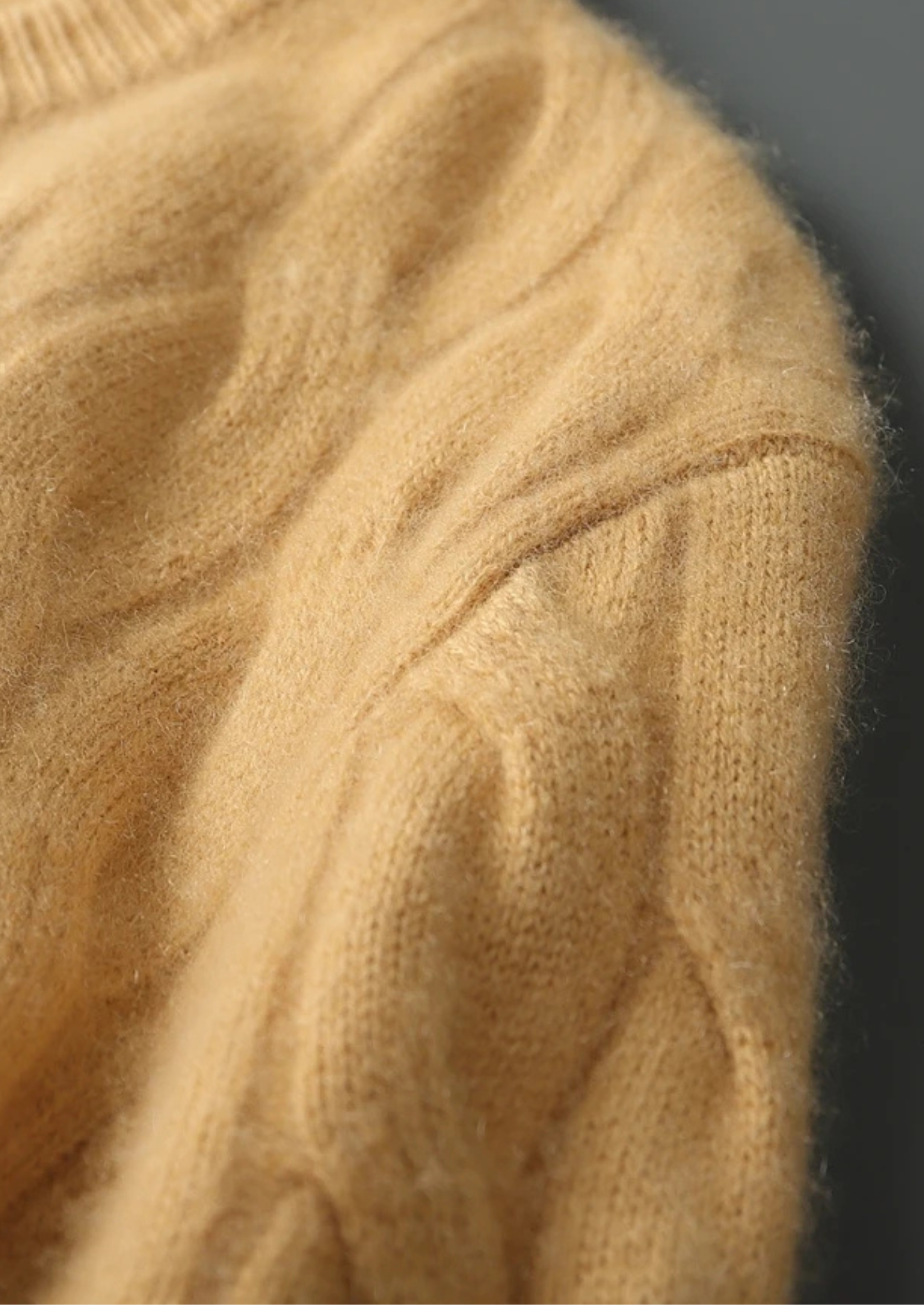 PREMIUM CASHMERE CABLE CREWNECK