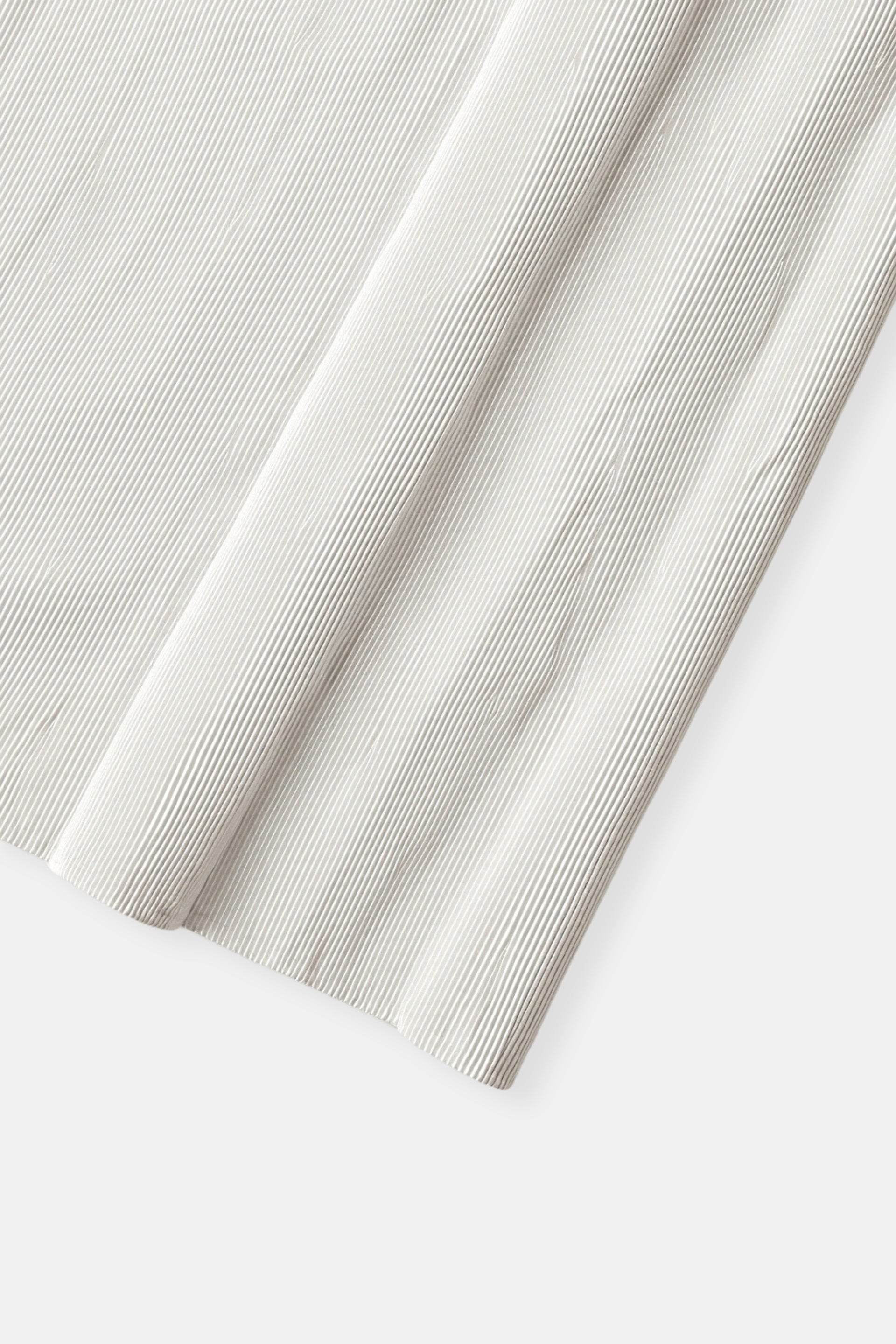 Elegante damesblouse met boothals en textuur van Old Money met halve mouwen