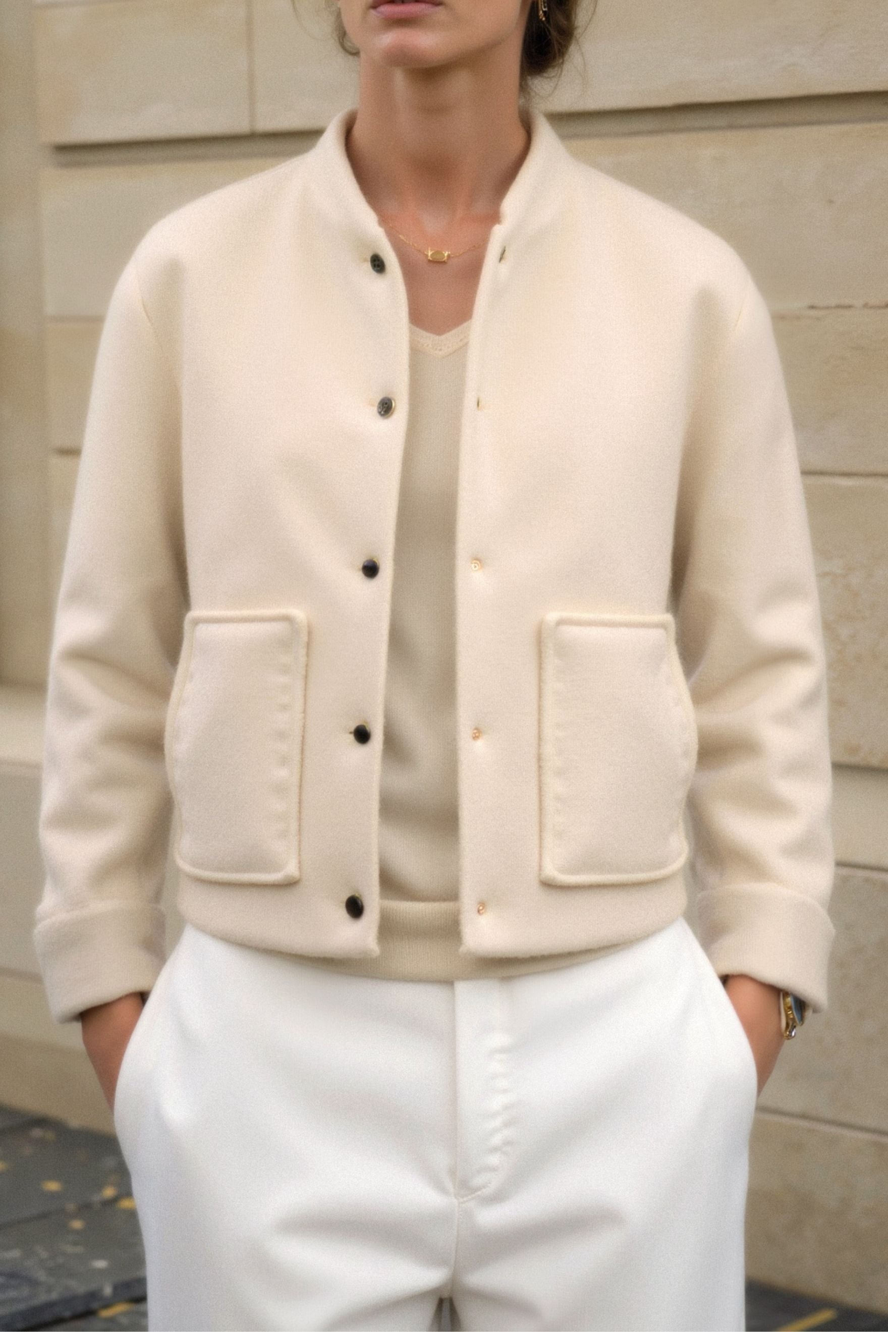 Luxe bomberjack met knoopzakken en opstaande kraag