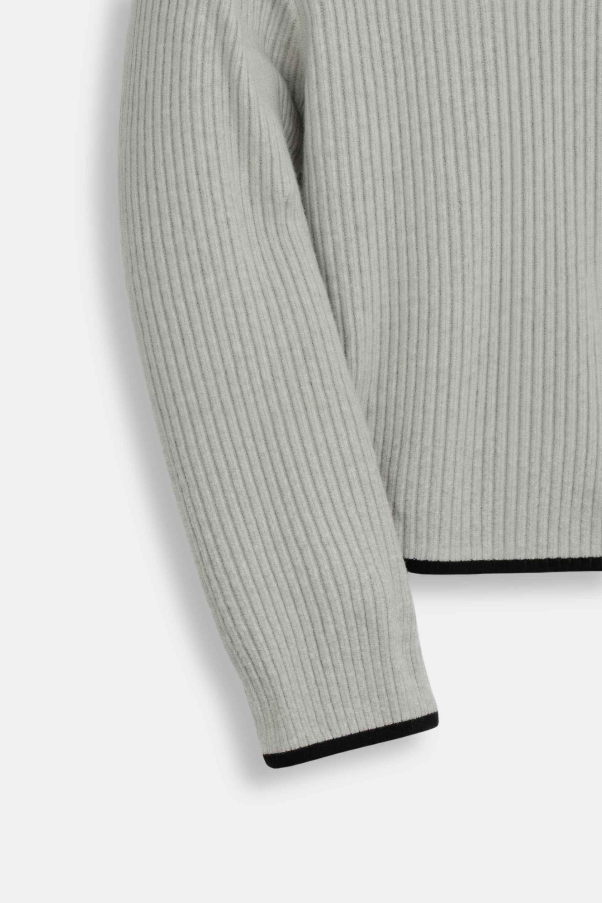 Old Money Contrast Trim Gray Label Neck Trui