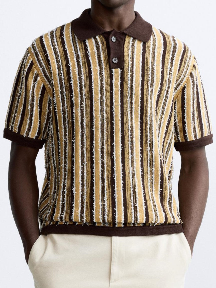 Oud geld getextureerd zwaar poloshirt met knopen