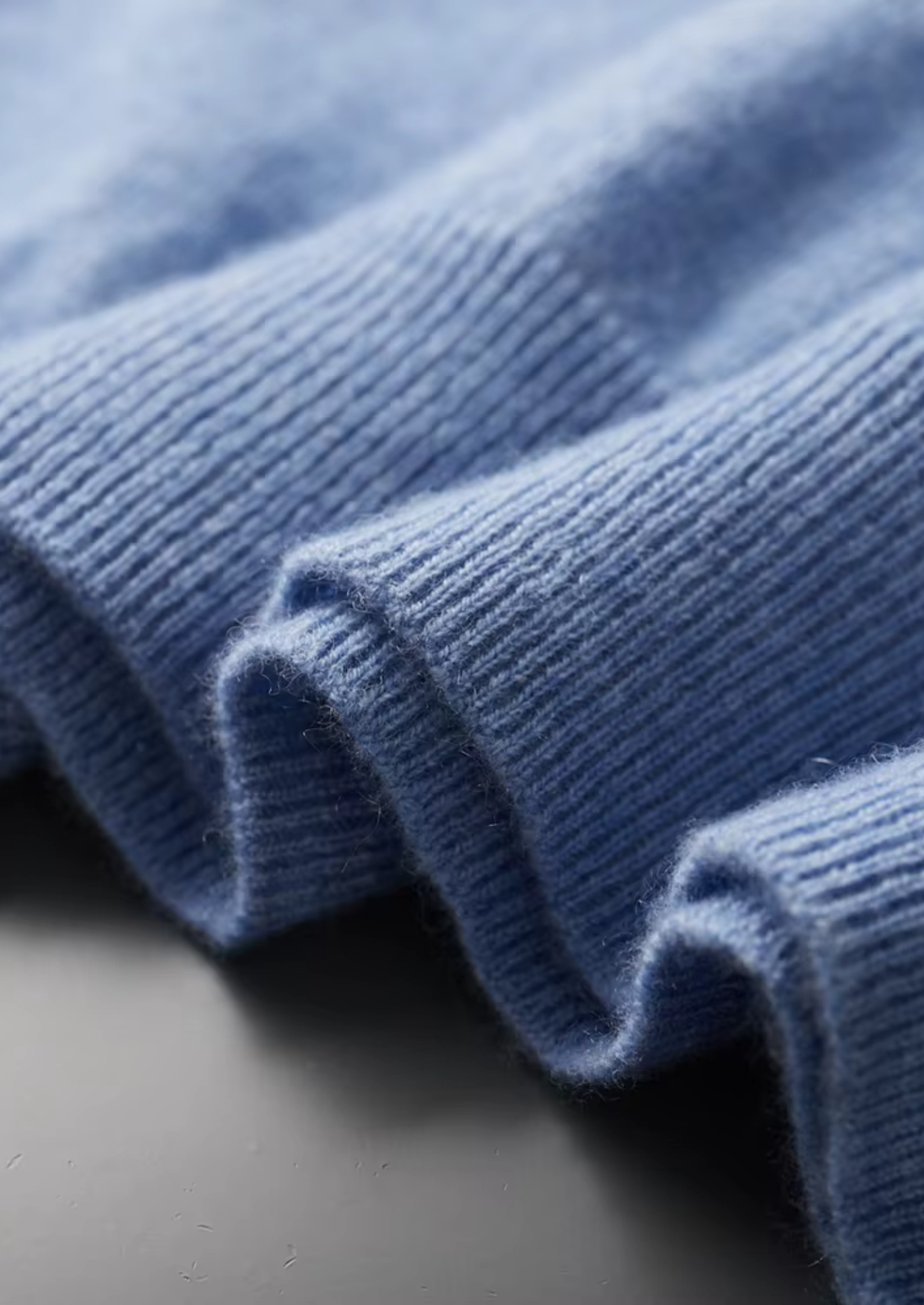 PREMIUM KASJMIER T-SHIRT MET MOCK-HALS 