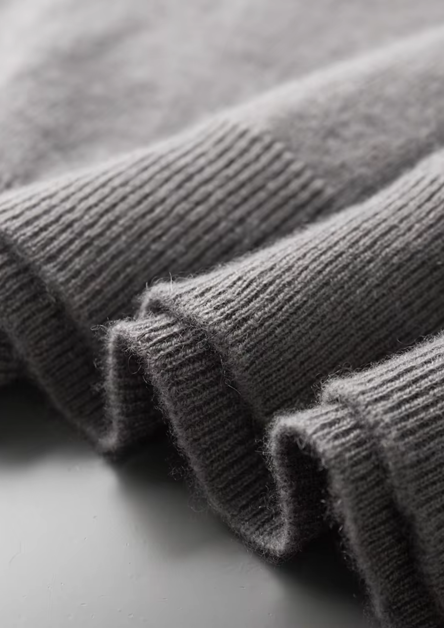 PREMIUM KASJMIER T-SHIRT MET MOCK-HALS 