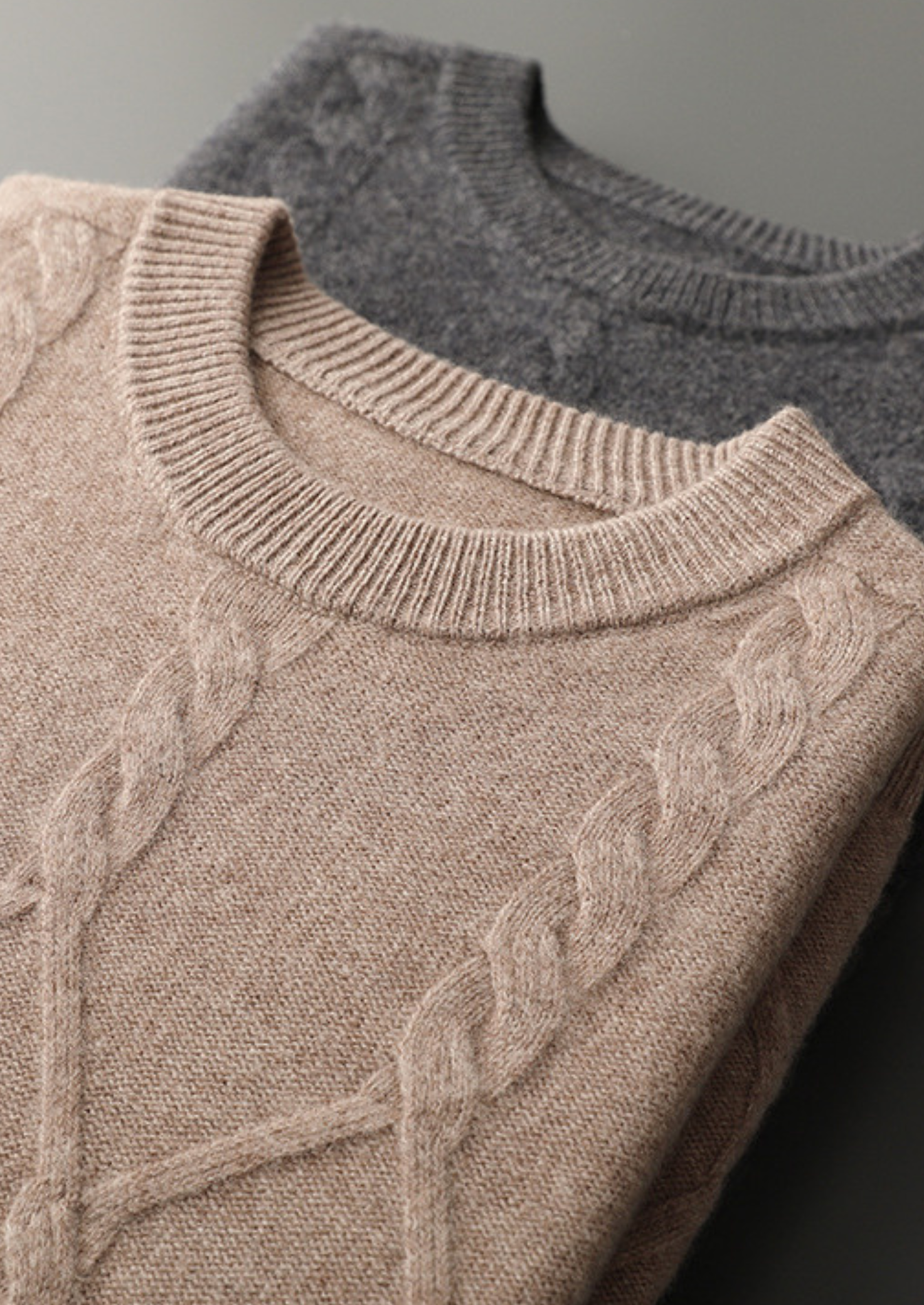 PURE EXTRA-FINE MERINO WOOL CABLE CREWNECK