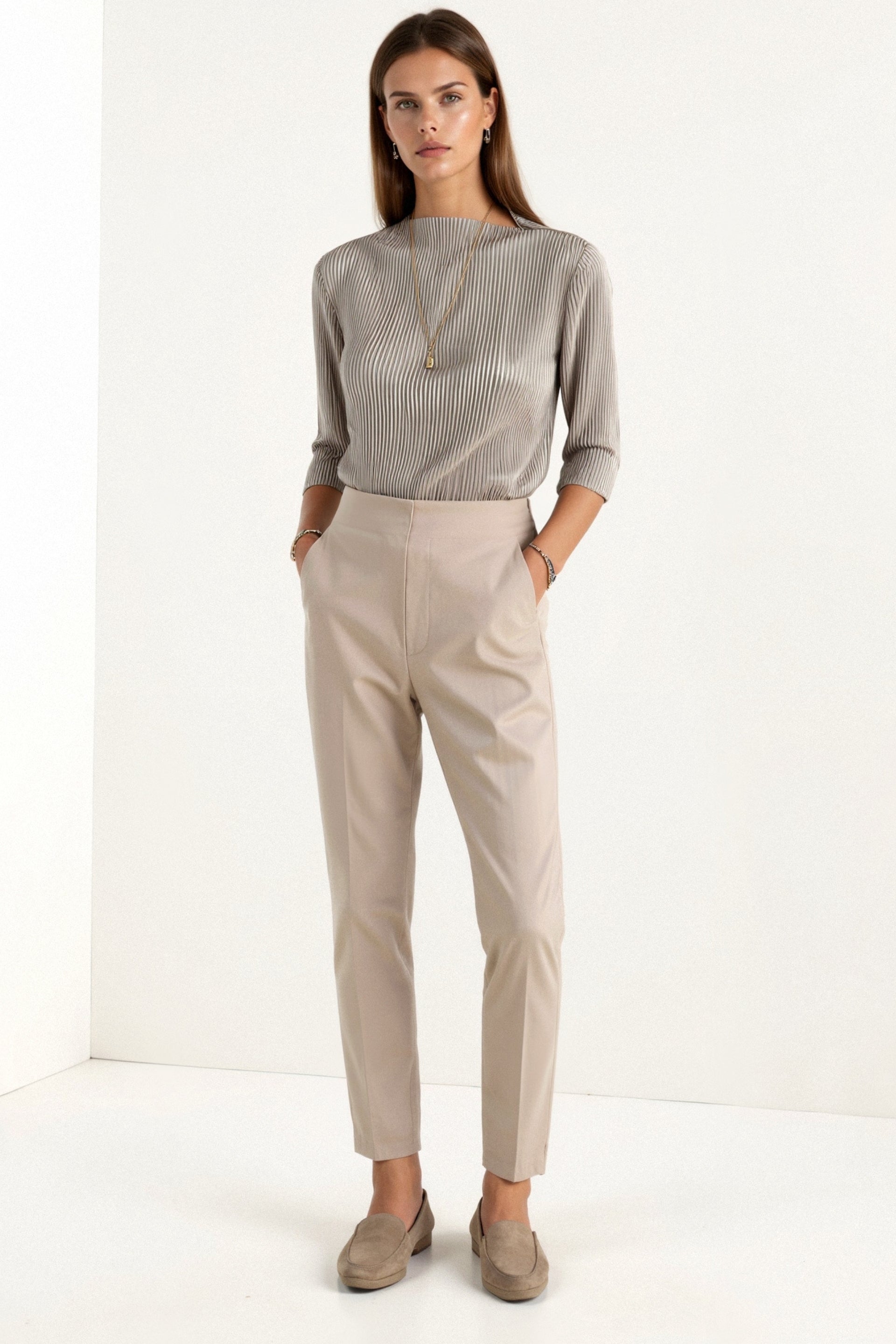 Elegante damesblouse met boothals en textuur van Old Money met halve mouwen 